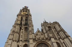 Северная и южная башни Кафедрального Собора Антверпена.