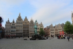 Главную площадь Антверпена украшают дома гильдий. В XVI веке это был самый богатый город Фландрии. 
